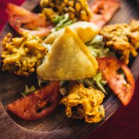 samosa-pakora-salad-combo